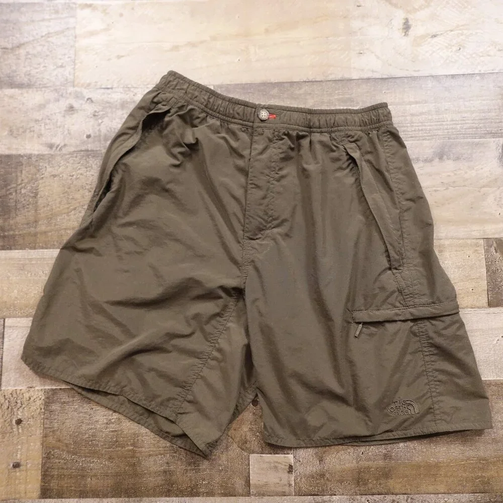 The North Face Nylon Cargo Shorts | Olive Green | Men's Size Small‎